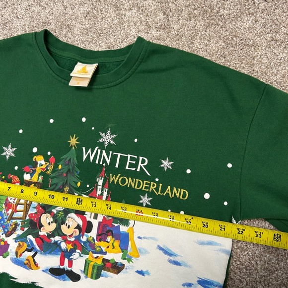 Disney Winter Wonderland Sweatshirt Medium‎ Mickey Mouse Minnie Christmas Goofy - Picture 3 of 8